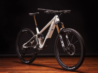 Pivot Shuttle SL White Aspen